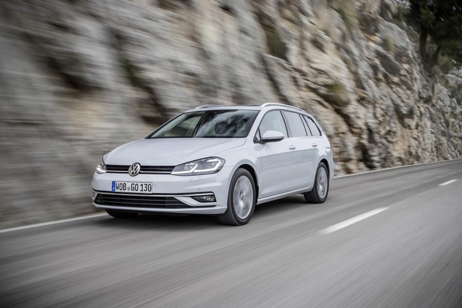  Volkswagen Golf TSI Variant 2017 года  (WW) (фото 8 из 31)